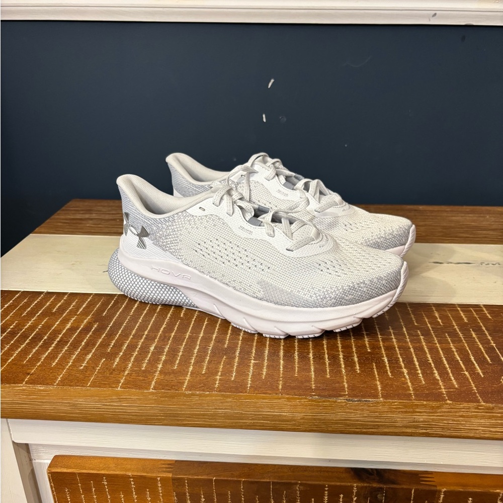 Under Armour HOVR™ Turbulence 2 Women's Running Shoes, Size 7.5 - Picture 2 of 7